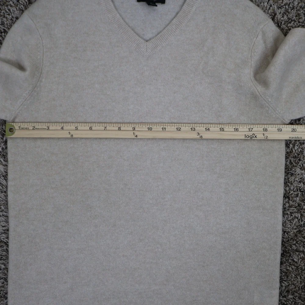 Club Room Luxury V-Neck Cashmere Sweater Small Oatmeal Soft‎ Minimalist Neutral